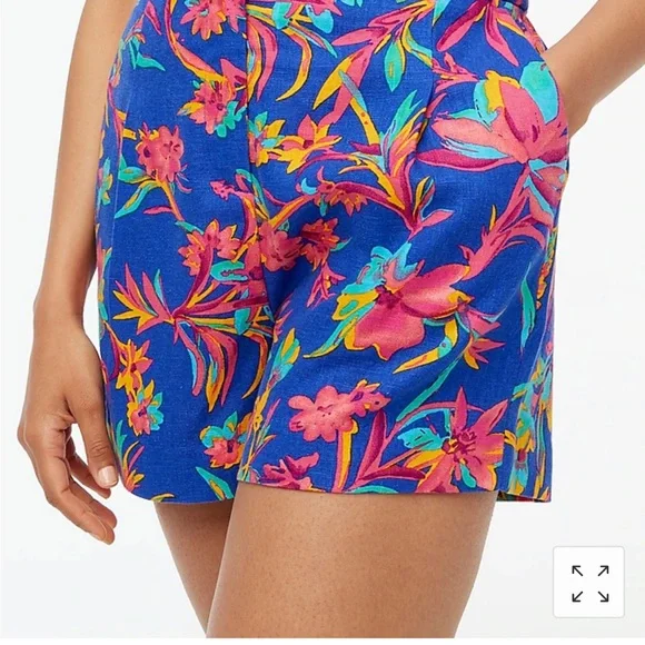 NWT J Crew Factory Pleated short with elastic waist
Size 2 - Picture 2 of 9